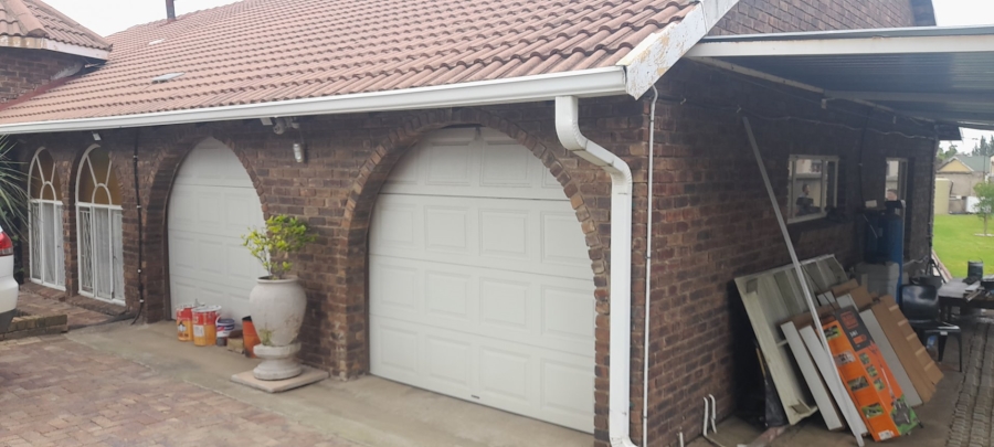 5 Bedroom Property for Sale in Trichardt Mpumalanga