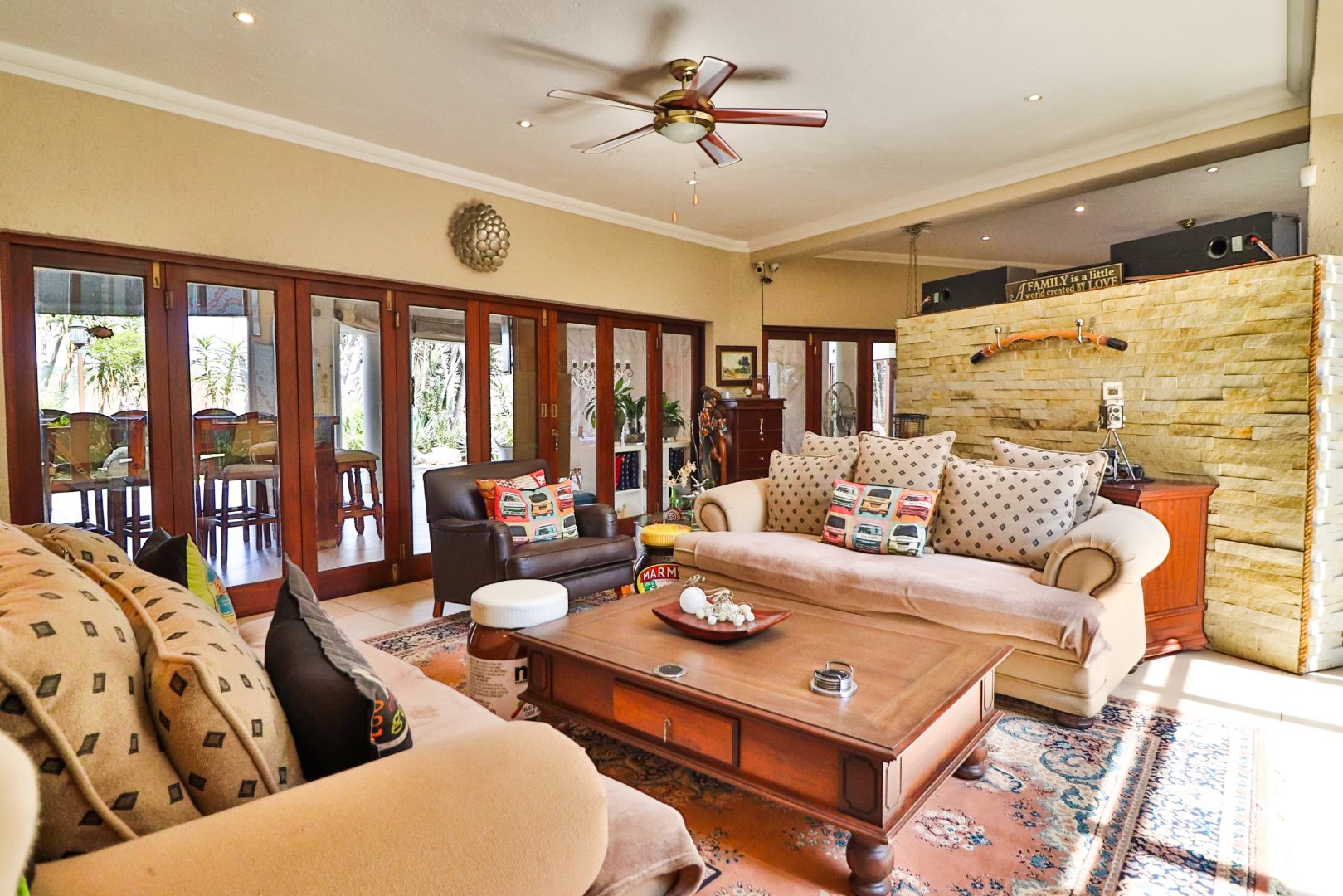 6 Bedroom Property for Sale in White River Country Estate Mpumalanga