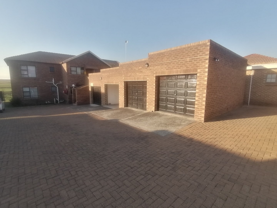 2 Bedroom Property for Sale in Noordrand Mpumalanga