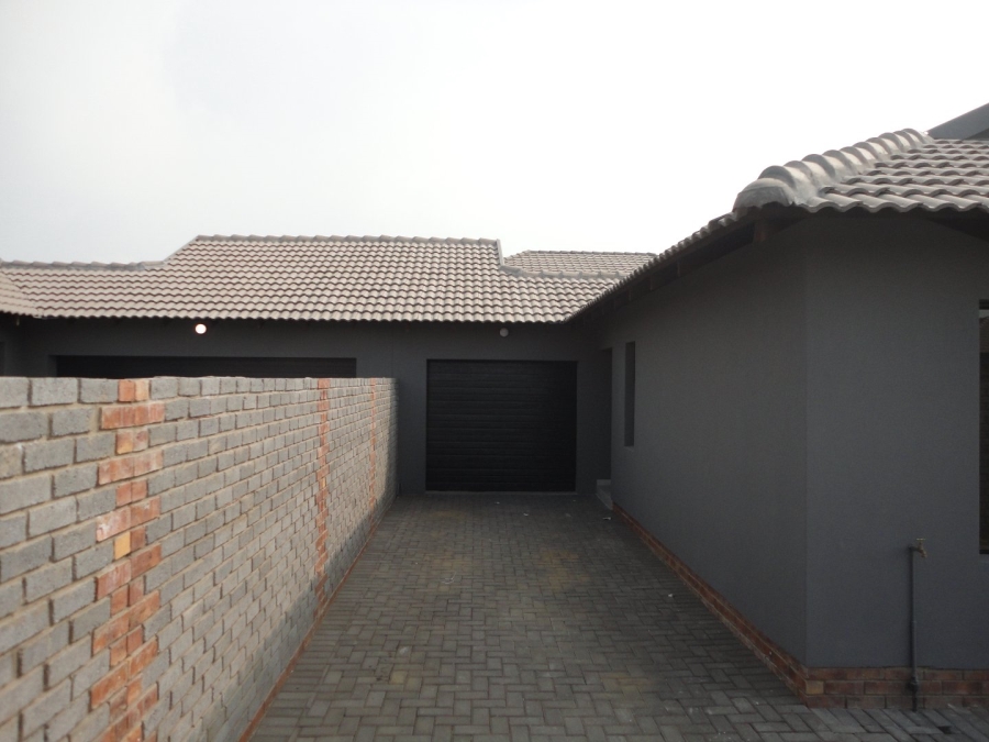 2 Bedroom Property for Sale in Suidheuwel Mpumalanga