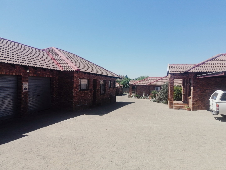 To Let 2 Bedroom Property for Rent in Meyerville Mpumalanga