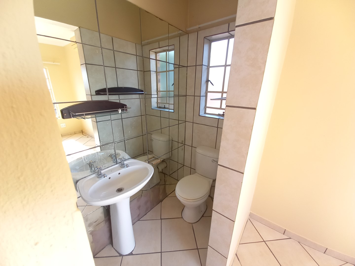 To Let 2 Bedroom Property for Rent in West Acres Mpumalanga