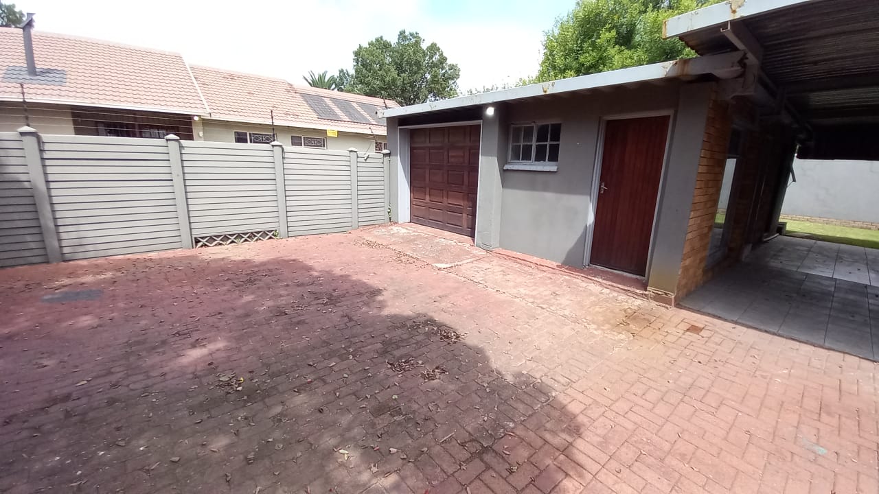 4 Bedroom Property for Sale in Cosmosrand Mpumalanga