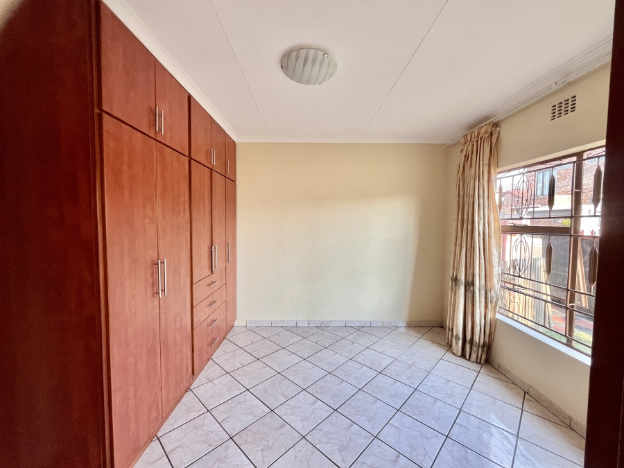 To Let 4 Bedroom Property for Rent in West Acres Mpumalanga