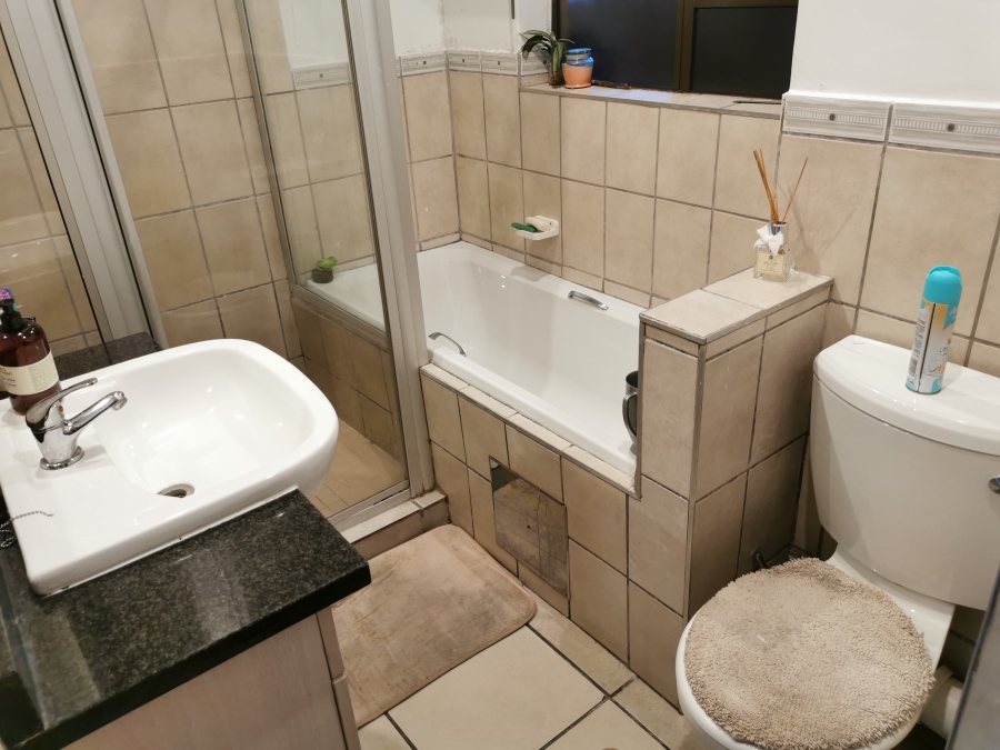 1 Bedroom Property for Sale in Nelspruit Ext 2 Mpumalanga