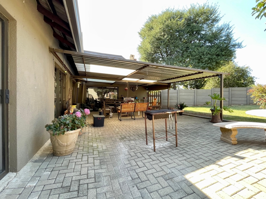 6 Bedroom Property for Sale in Suidheuwel Mpumalanga
