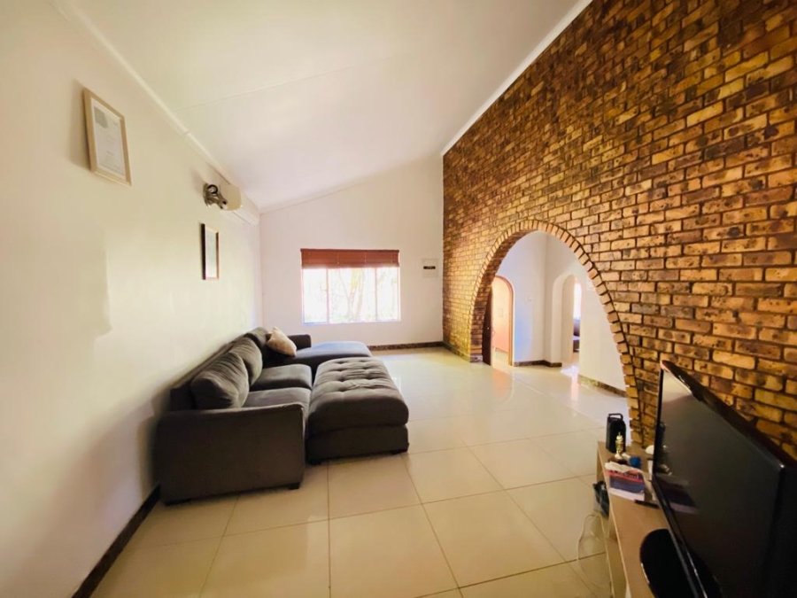 6 Bedroom Property for Sale in Sonheuwel Ext 1 Mpumalanga