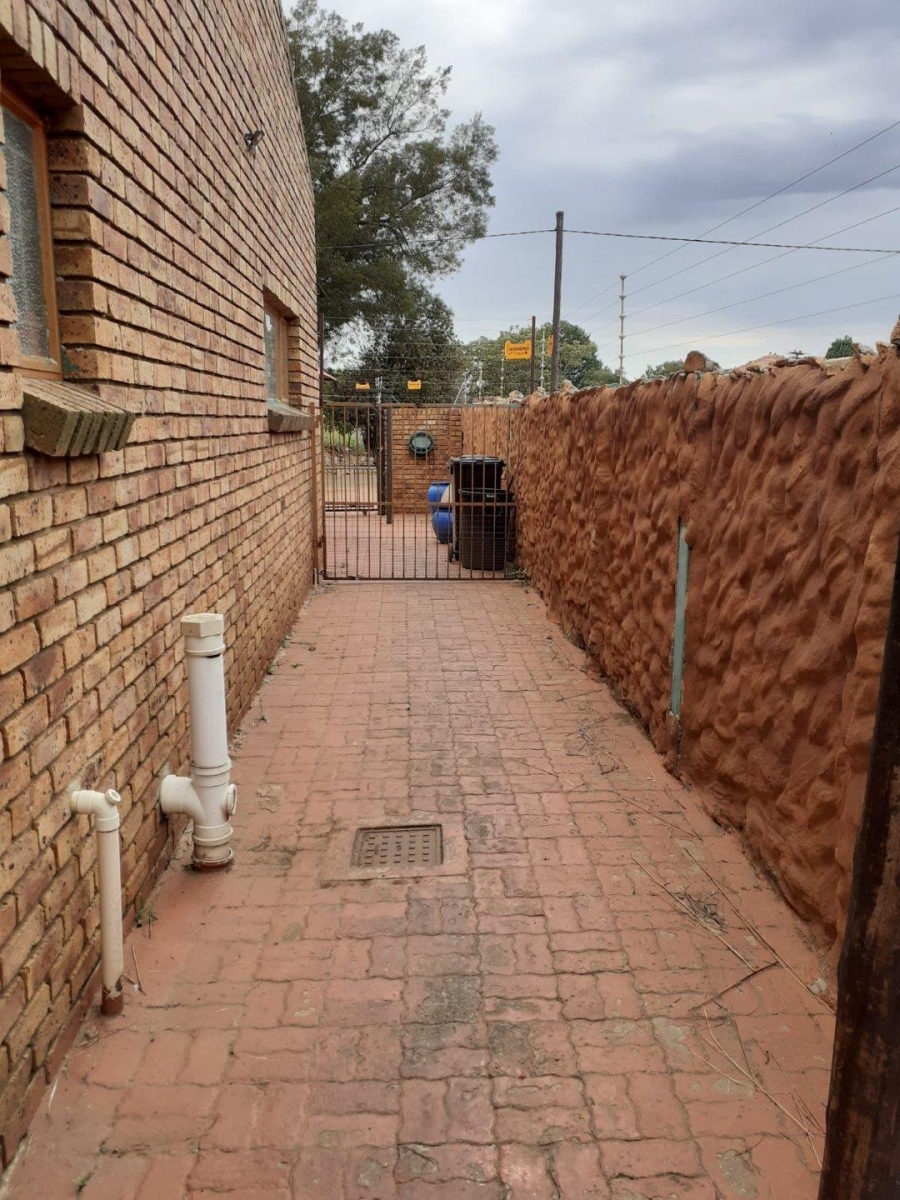 5 Bedroom Property for Sale in Eloff Mpumalanga