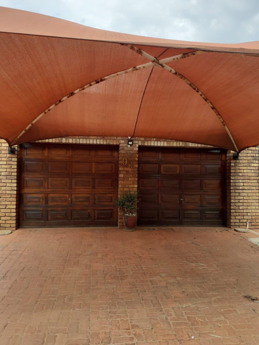 5 Bedroom Property for Sale in Eloff Mpumalanga