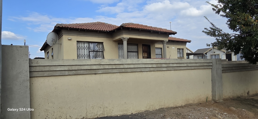 5 Bedroom Property for Sale in Klarinet Mpumalanga