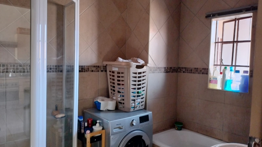 1 Bedroom Property for Sale in Witbank Mpumalanga