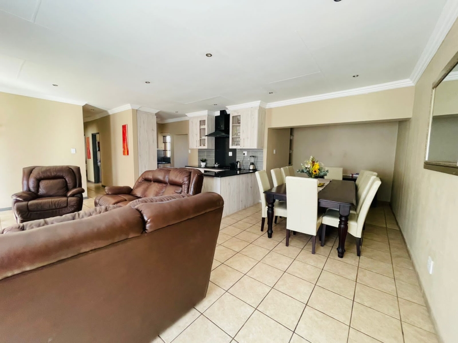 4 Bedroom Property for Sale in Jackaroo Park Mpumalanga