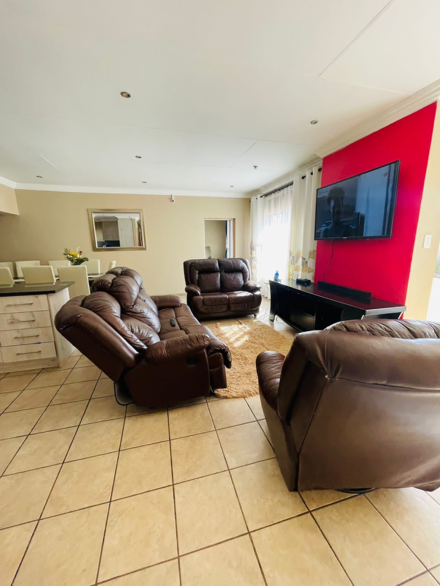 4 Bedroom Property for Sale in Jackaroo Park Mpumalanga