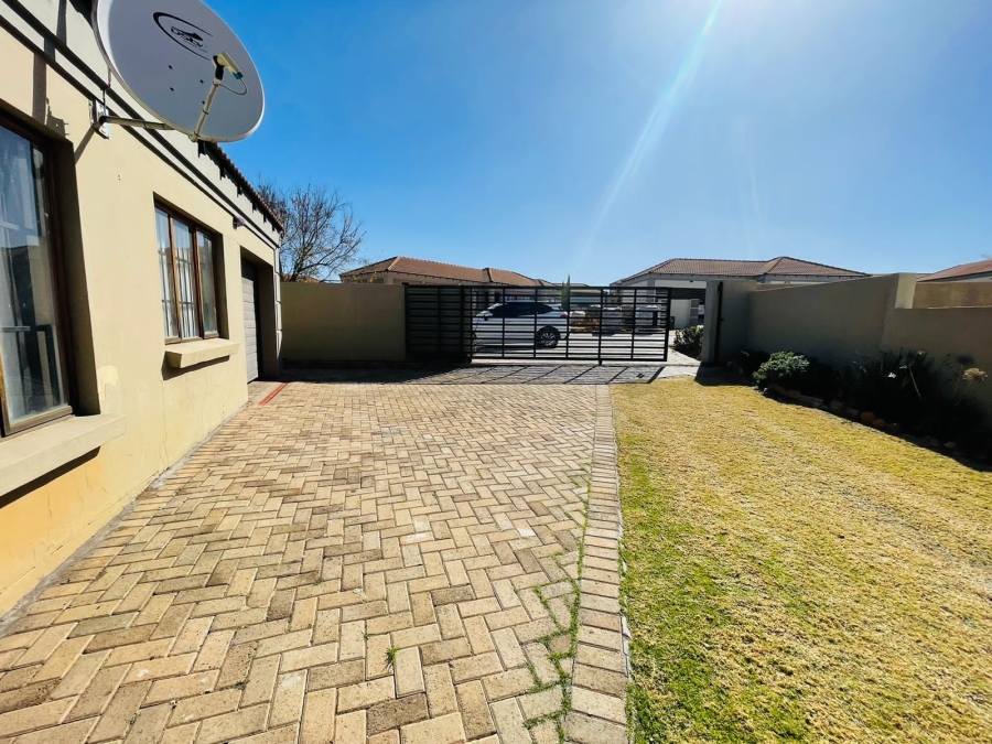 4 Bedroom Property for Sale in Jackaroo Park Mpumalanga