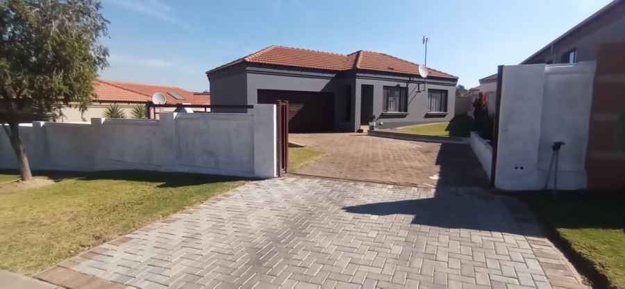 2 Bedroom Property for Sale in Jackaroo Park Mpumalanga