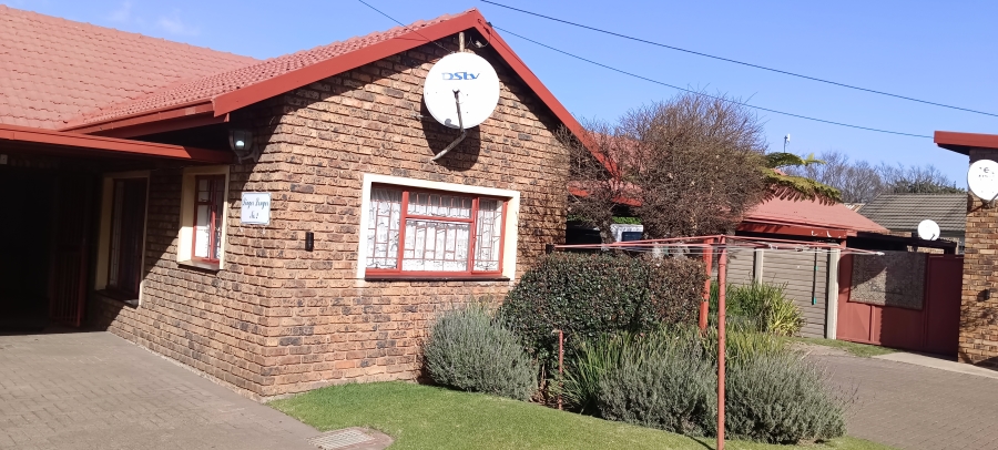 To Let 2 Bedroom Property for Rent in Del Judor Mpumalanga