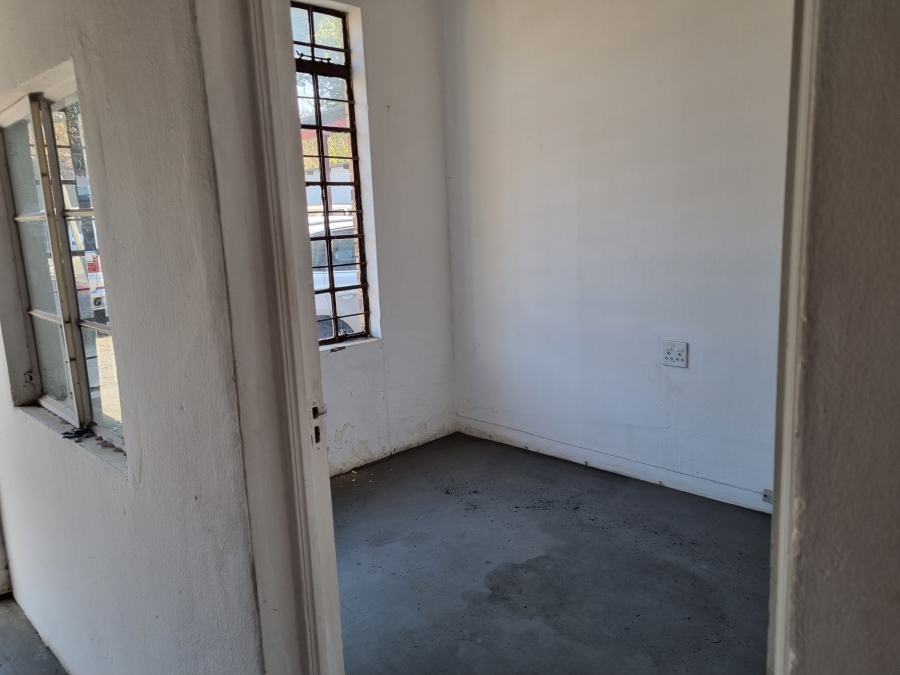 To Let commercial Property for Rent in White River Mpumalanga