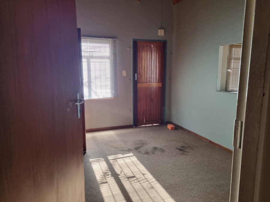 To Let commercial Property for Rent in White River Mpumalanga