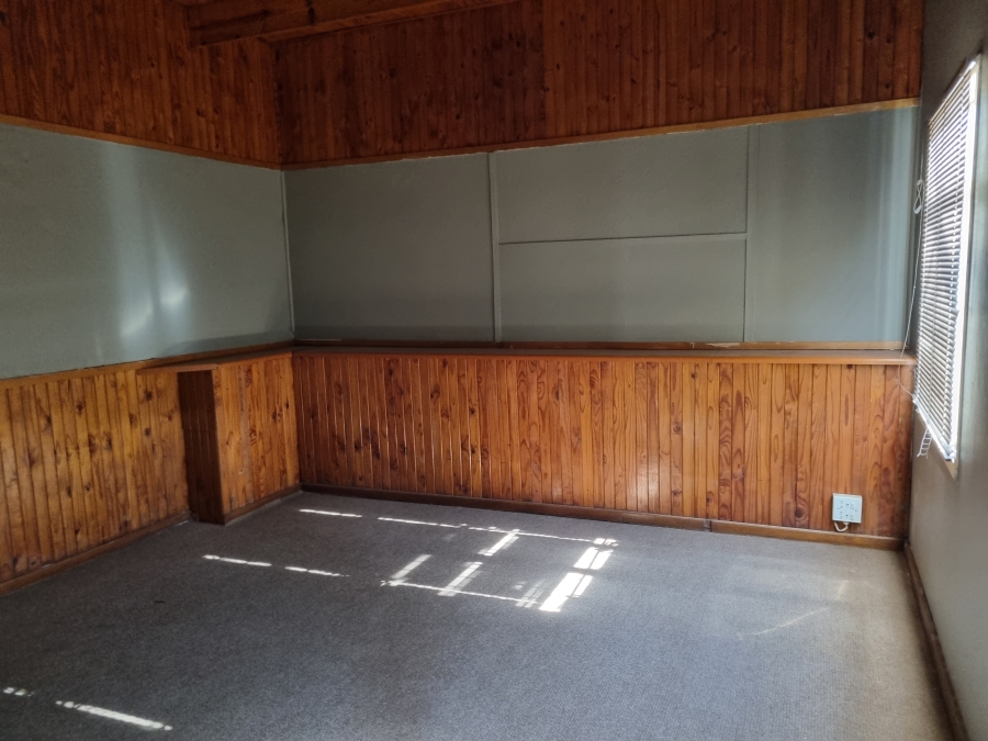 To Let commercial Property for Rent in White River Mpumalanga