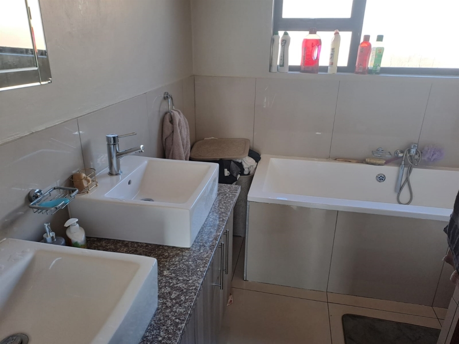 3 Bedroom Property for Sale in Ben Fleur Mpumalanga