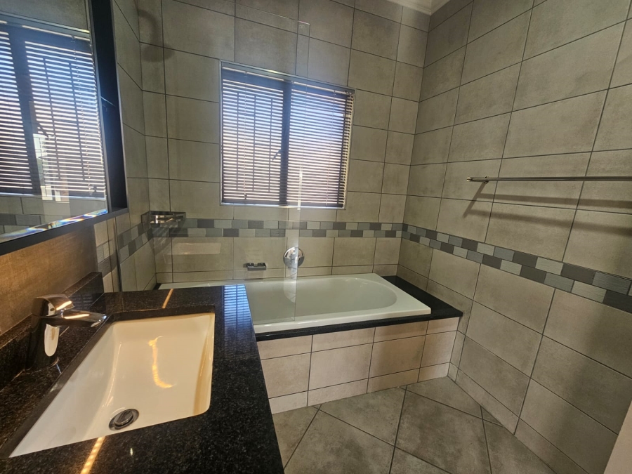 2 Bedroom Property for Sale in Nelspruit Mpumalanga