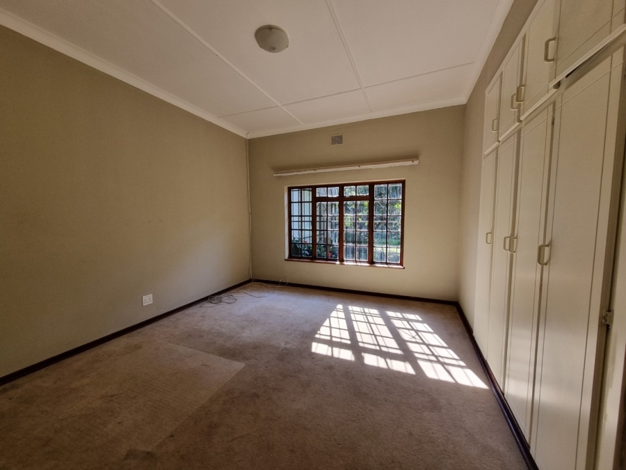 6 Bedroom Property for Sale in Parkville Mpumalanga