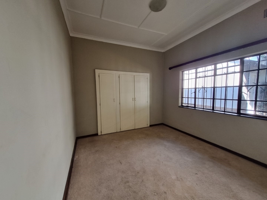 6 Bedroom Property for Sale in Parkville Mpumalanga