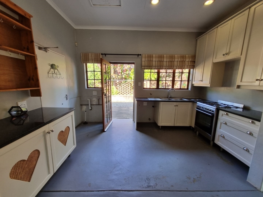 6 Bedroom Property for Sale in Parkville Mpumalanga