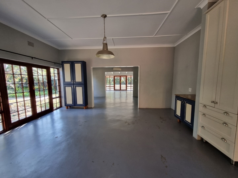 6 Bedroom Property for Sale in Parkville Mpumalanga