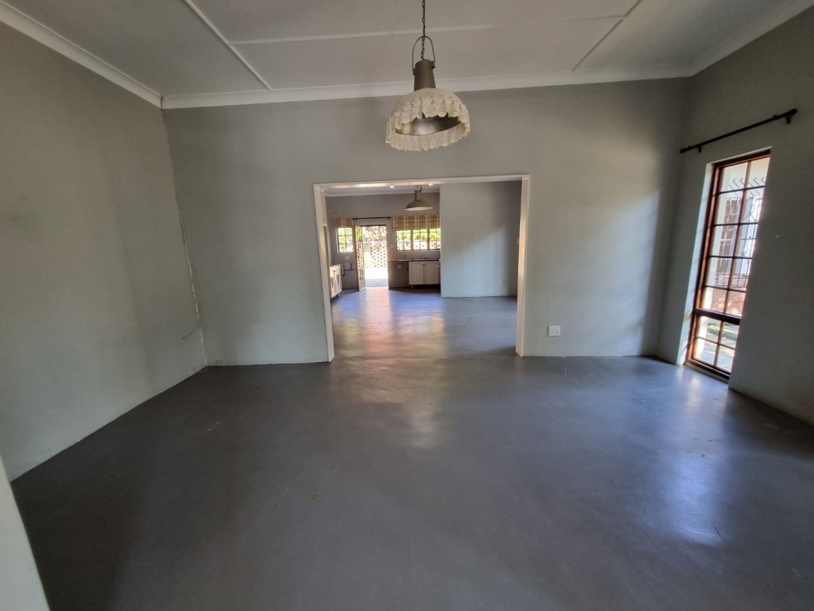 6 Bedroom Property for Sale in Parkville Mpumalanga