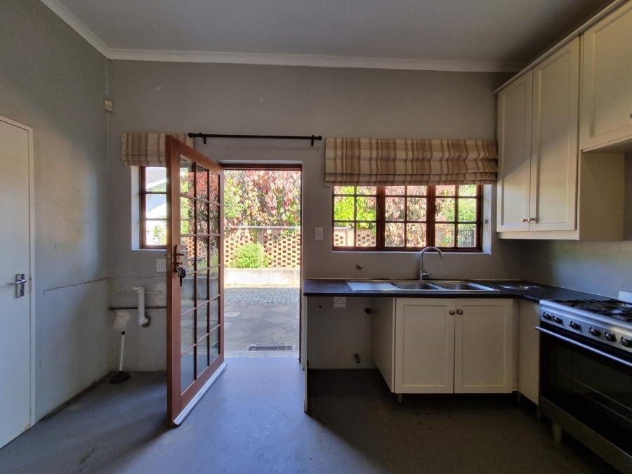 6 Bedroom Property for Sale in Parkville Mpumalanga