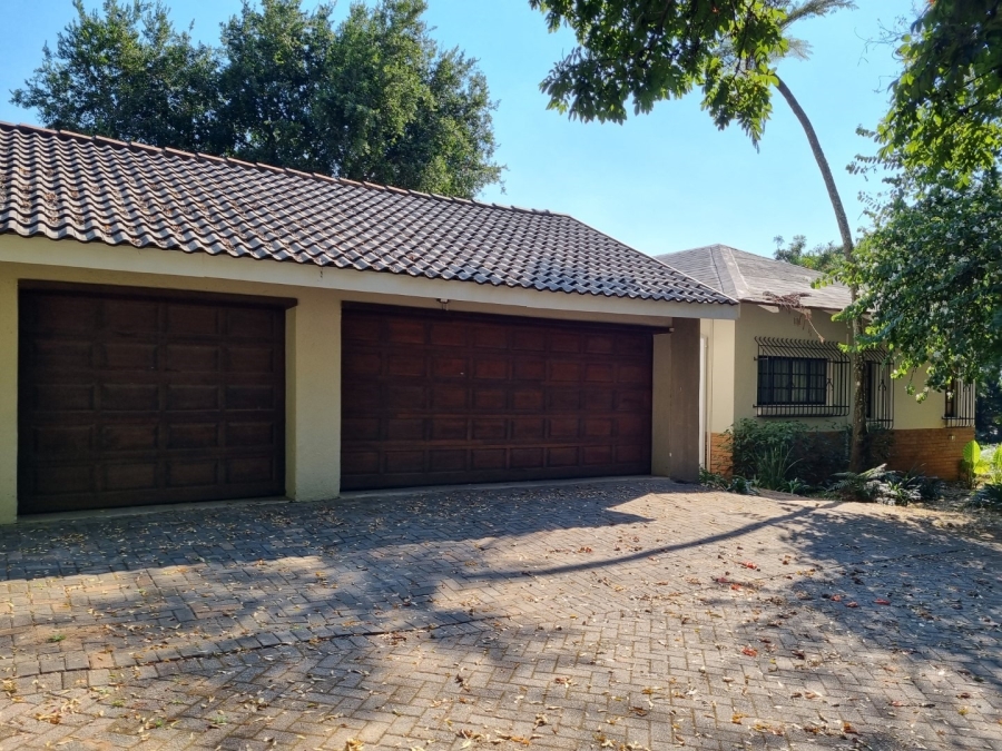 6 Bedroom Property for Sale in Parkville Mpumalanga