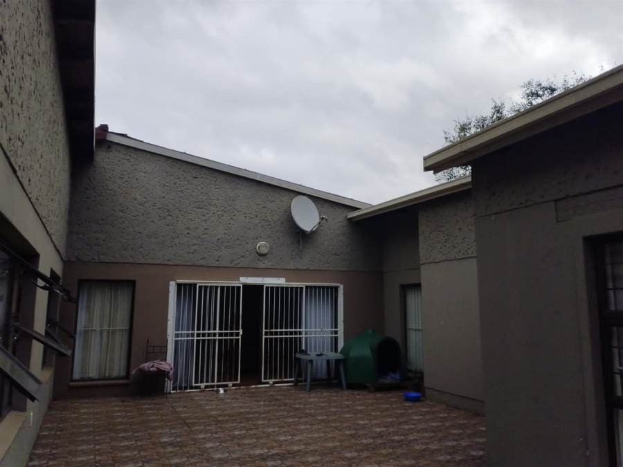 5 Bedroom Property for Sale in Piet Retief Mpumalanga