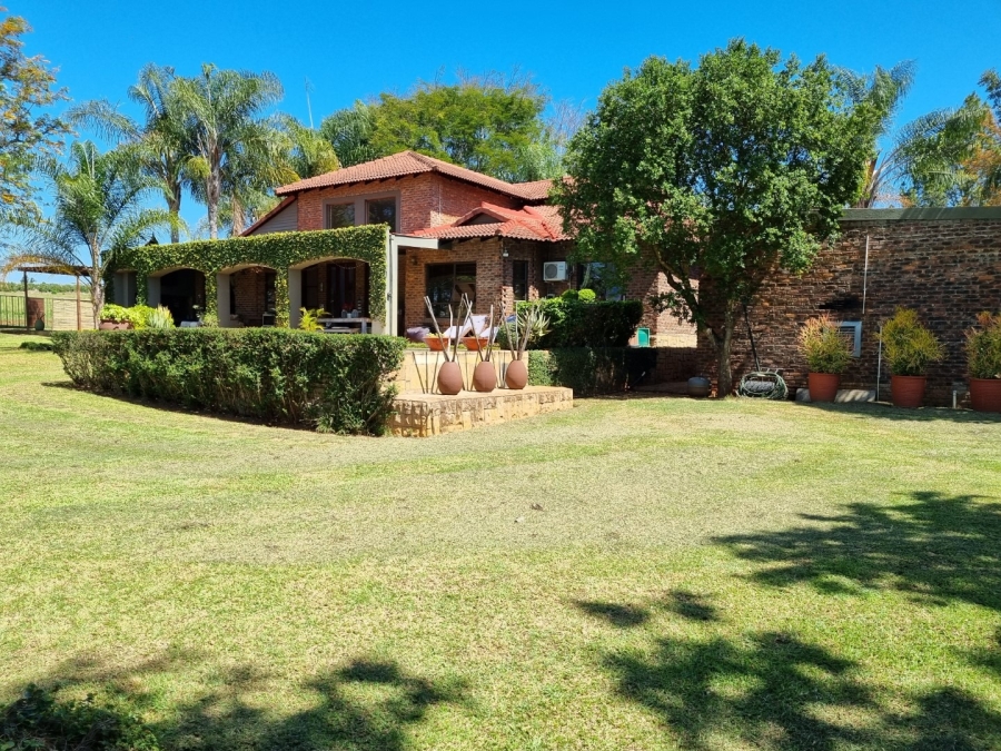 5 Bedroom Property for Sale in White River Rural Mpumalanga