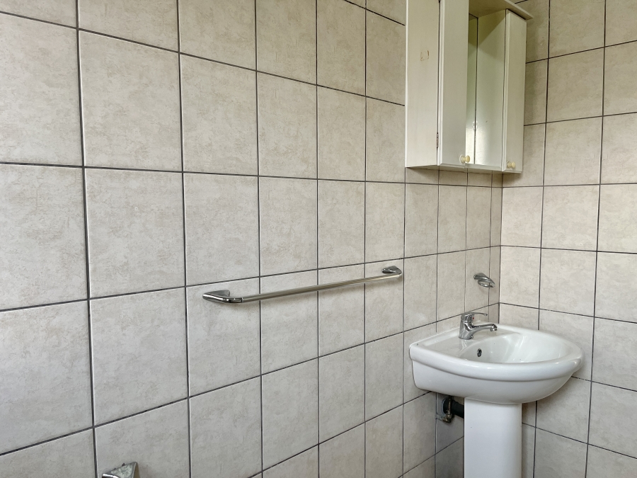 2 Bedroom Property for Sale in Sonheuwel Mpumalanga