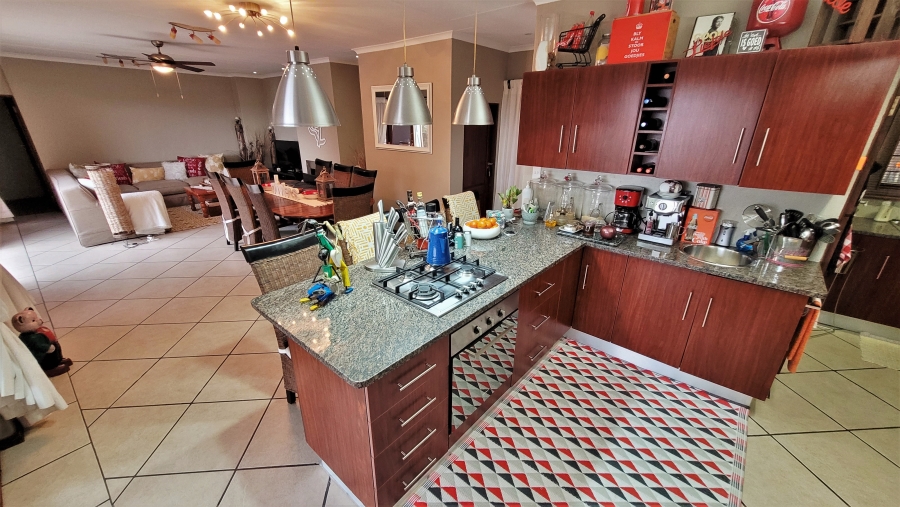 4 Bedroom Property for Sale in Sonheuwel Ext 1 Mpumalanga