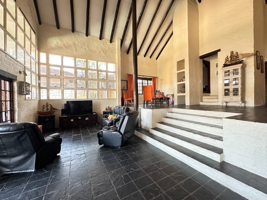 5 Bedroom Property for Sale in White River Ext 6 Mpumalanga