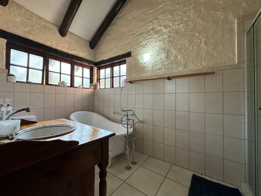 5 Bedroom Property for Sale in White River Ext 6 Mpumalanga