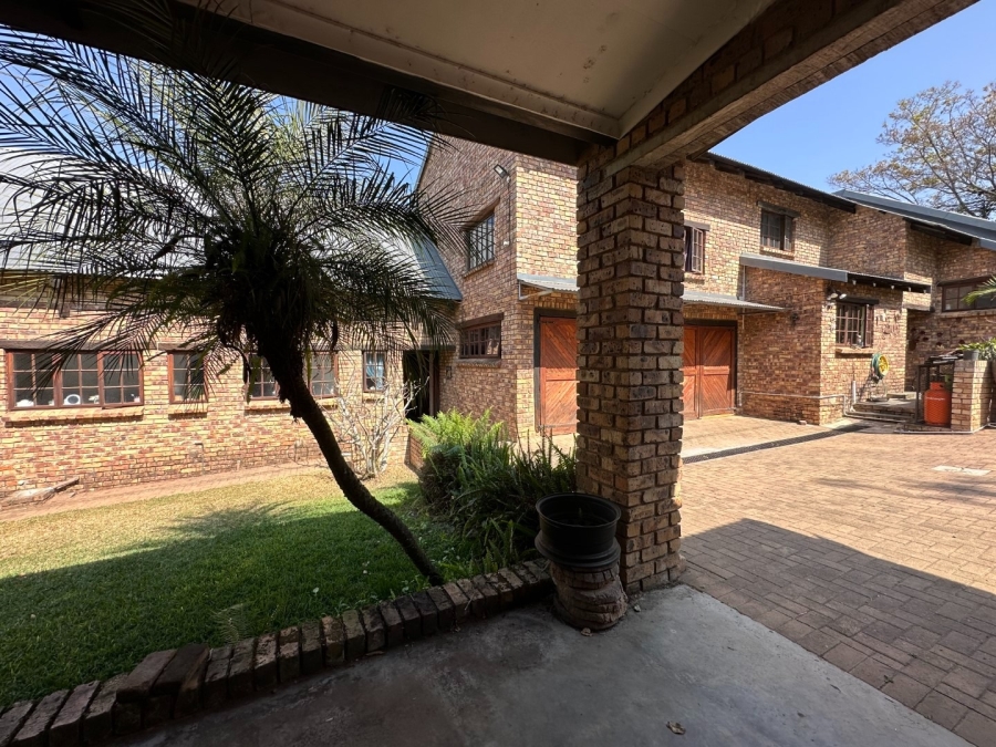 5 Bedroom Property for Sale in White River Ext 6 Mpumalanga