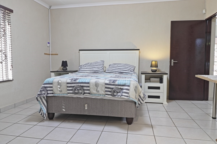 2 Bedroom Property for Sale in Marloth Park Mpumalanga