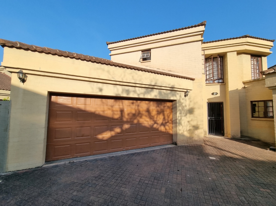 To Let 3 Bedroom Property for Rent in White River Mpumalanga