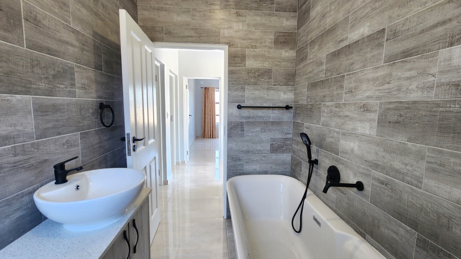 4 Bedroom Property for Sale in Elawini Lifestyle Estate Mpumalanga