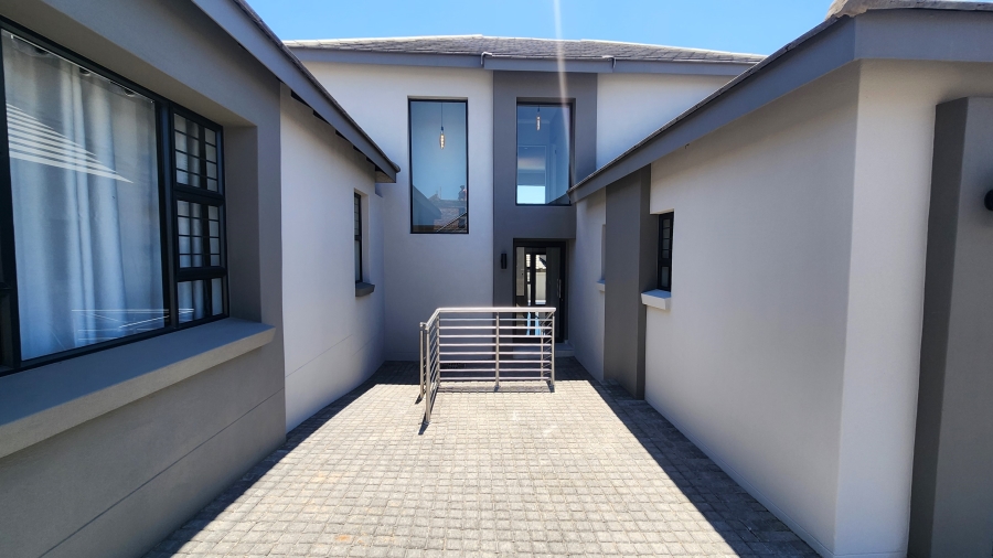 4 Bedroom Property for Sale in Elawini Lifestyle Estate Mpumalanga