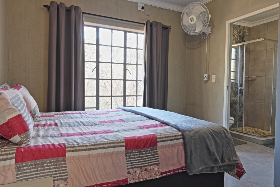 5 Bedroom Property for Sale in Marloth Park Mpumalanga