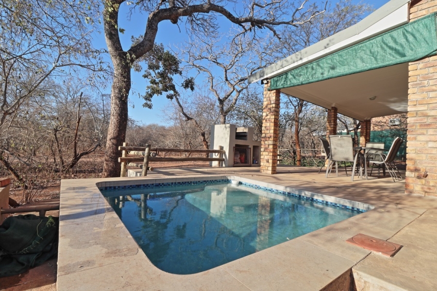 5 Bedroom Property for Sale in Marloth Park Mpumalanga