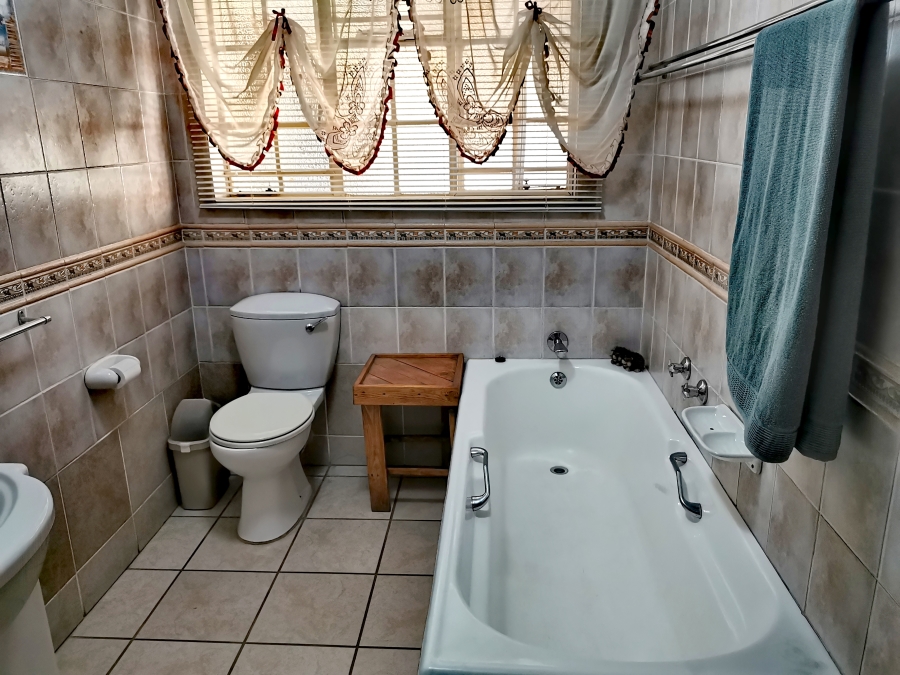 3 Bedroom Property for Sale in West Acres Ext 7 Mpumalanga