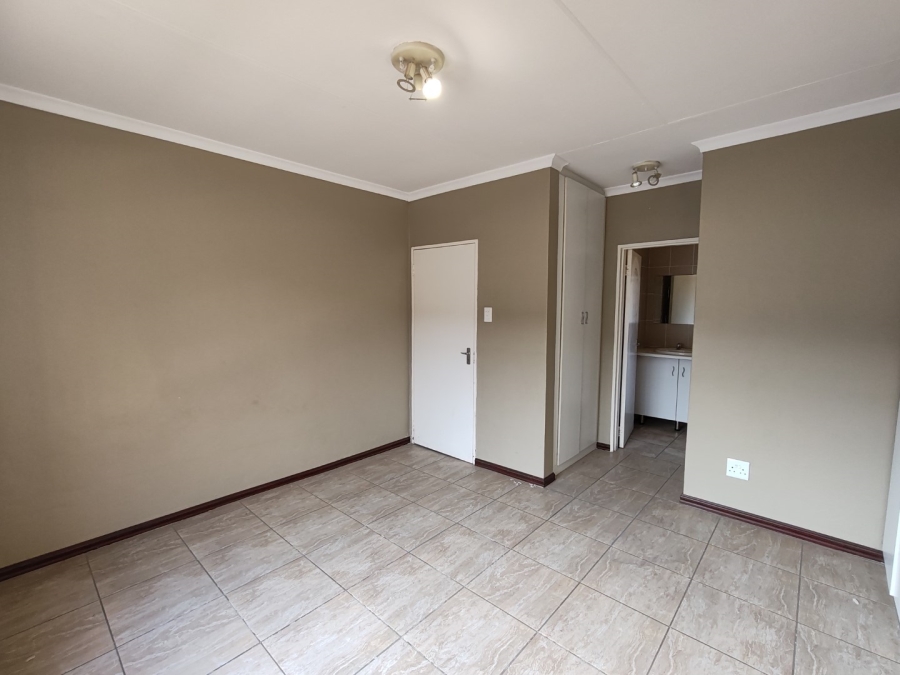 To Let 2 Bedroom Property for Rent in Nelspruit Ext 29 Mpumalanga