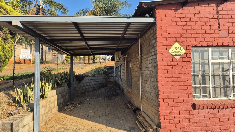 To Let commercial Property for Rent in White River Industrial Mpumalanga