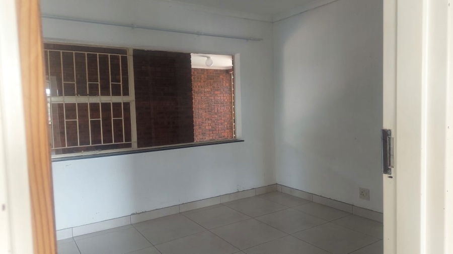 To Let 2 Bedroom Property for Rent in White River Mpumalanga