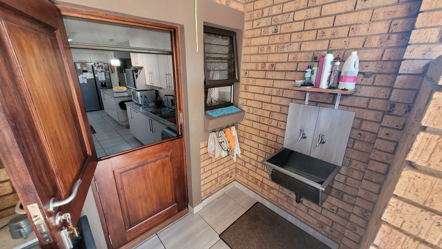 3 Bedroom Property for Sale in Bateleur Estate Mpumalanga